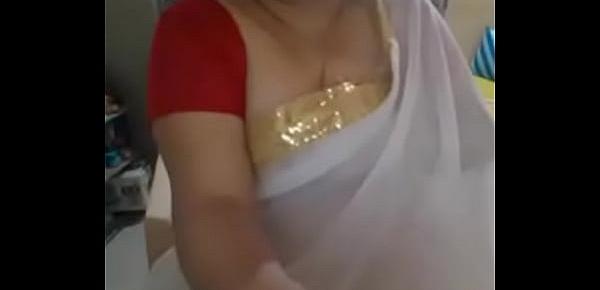  desi mallu aunty pressing nipple herself part 2